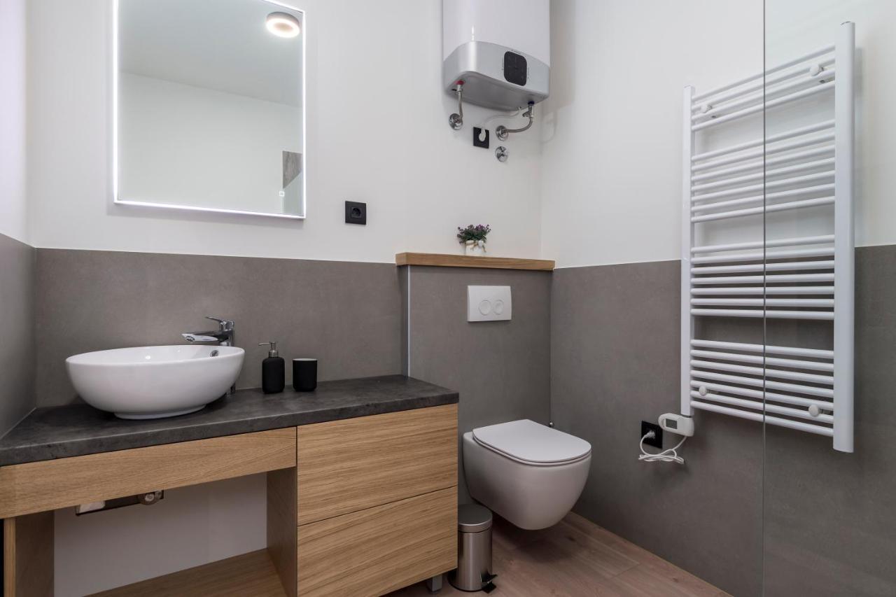 Deluxe Apartments "In The Center" Rijeka Ngoại thất bức ảnh