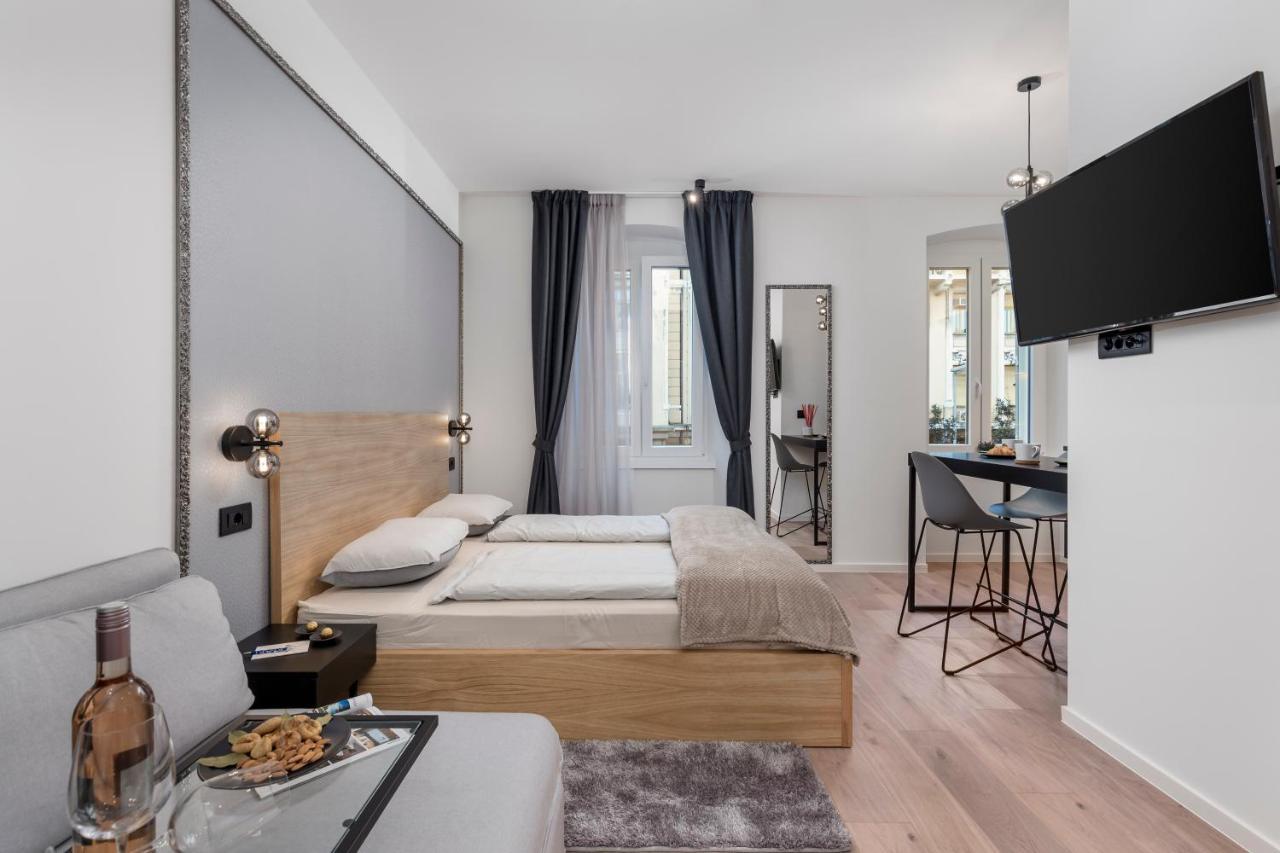 Deluxe Apartments "In The Center" Rijeka Ngoại thất bức ảnh